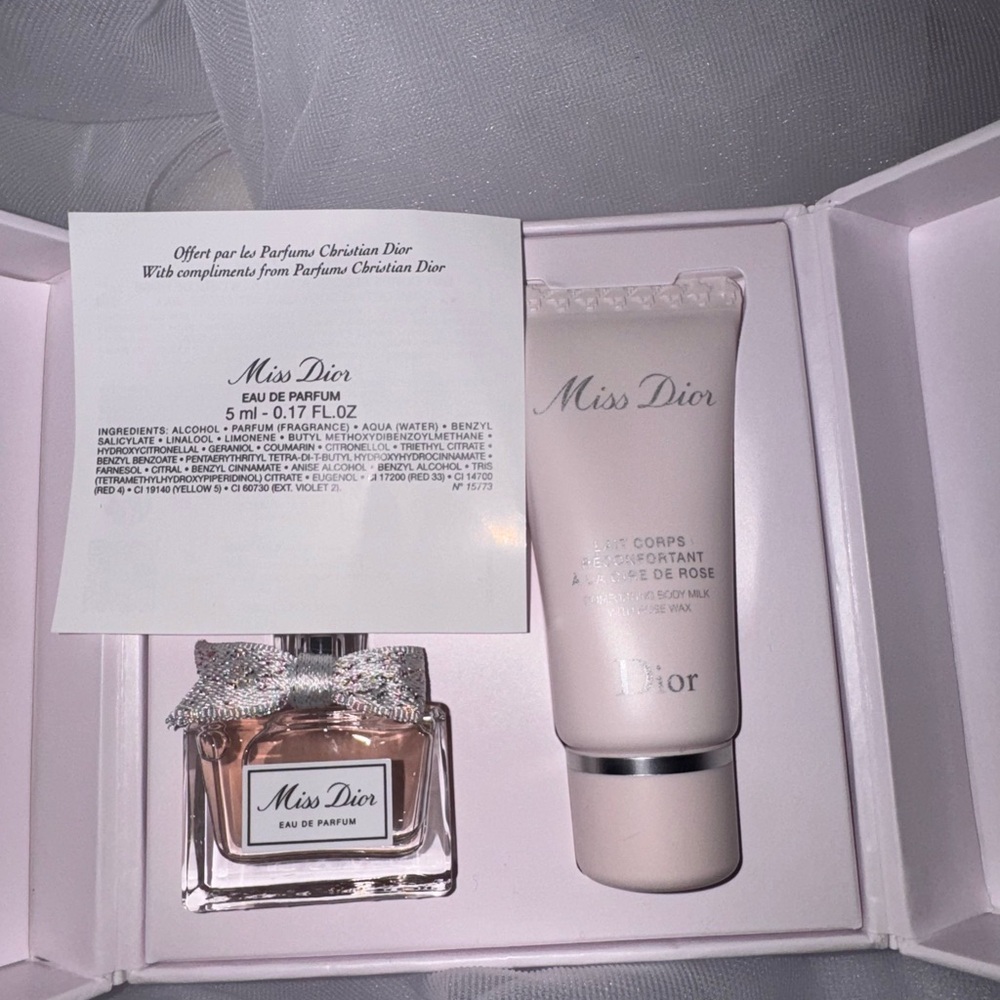 NWT Dior Addict 24hr Lipglow Oil Black Cherry + Holder Keychain + More - Picture 4 of 14
